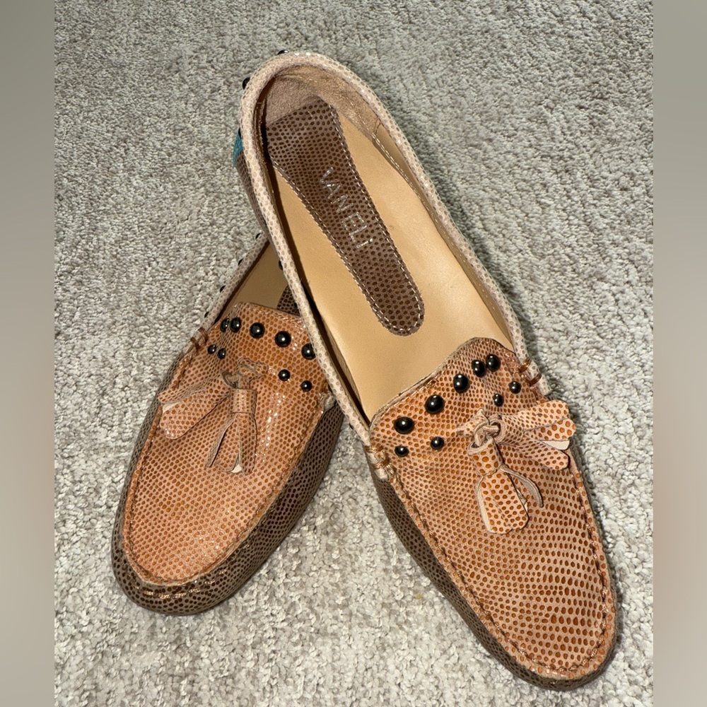 Vaneli Women's Tan Stuffed Tassel Loafers with Teal and Orange Accents‎ Size 8N